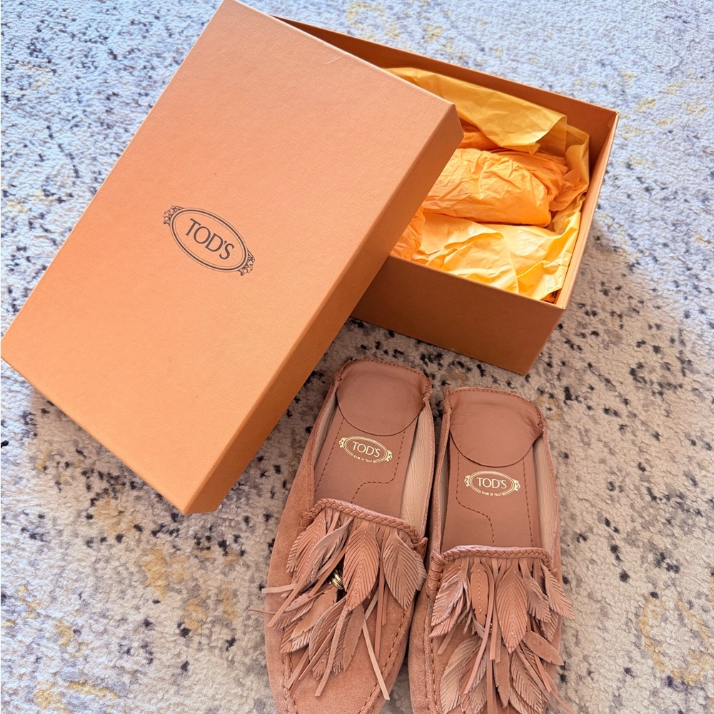 TOD'S Women's Pink Suede Tassel Loafers
